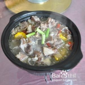 家常养生大骨汤 摸骨知健康，汤里藏智慧